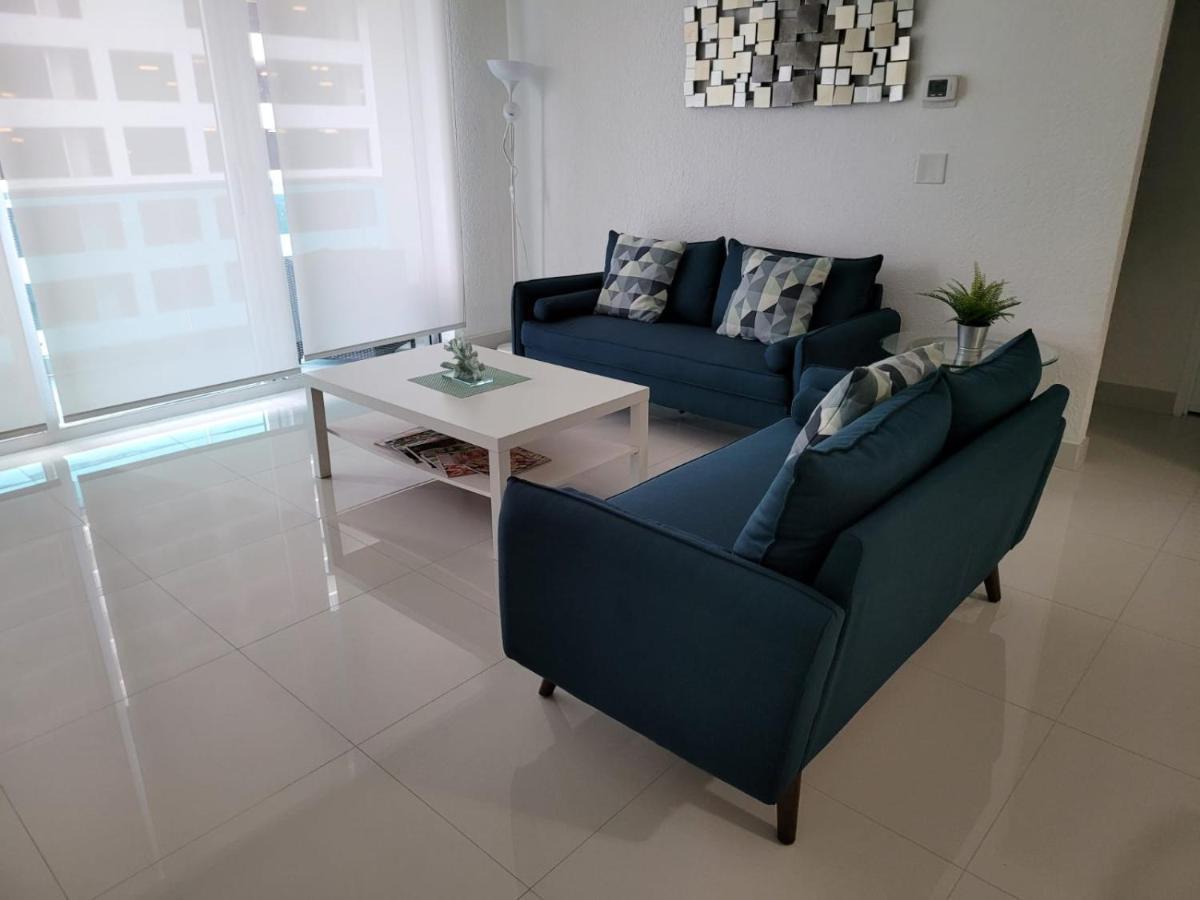 Paradise On Beach 2 Bed 2 Bath Apartment