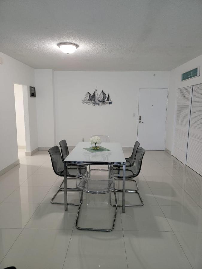 Paradise On Beach 2 Bed 2 Bath * Hollywood