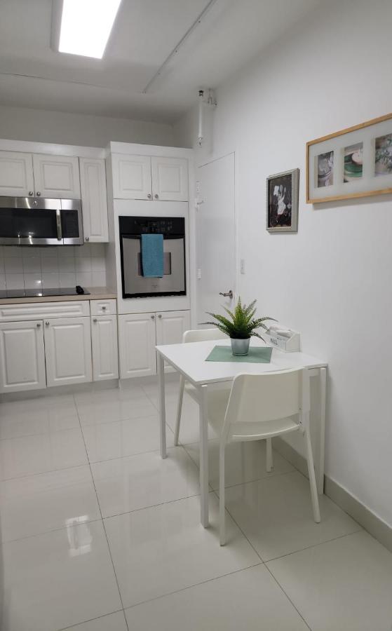 Paradise On Beach 2 Bed 2 Bath Apartment *